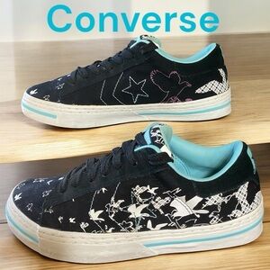 Converse-women’s 9.5 rare birds edition black/white excellent condition!